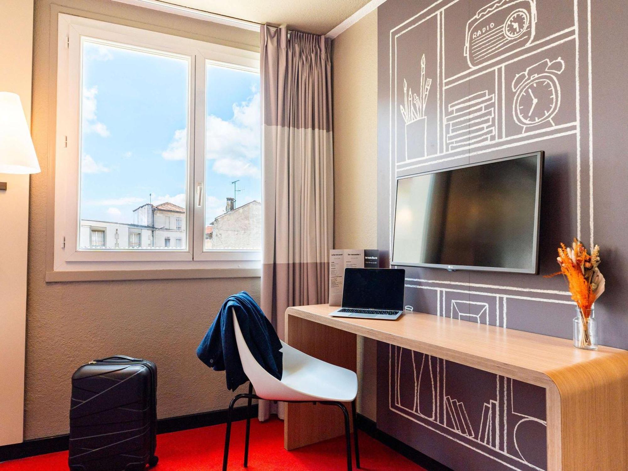 Hotel Ibis Cognac Centre Exterior foto